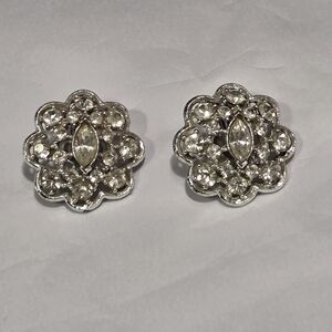Vintage Rhinestone Silvertone Cluster Clip On Earrings